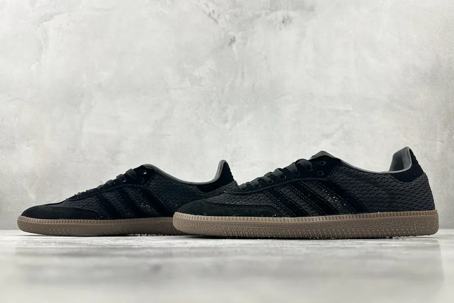 Adidas Originals Samba in Black Brown