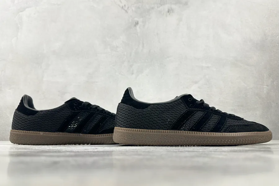 Adidas Originals Samba in Black Brown