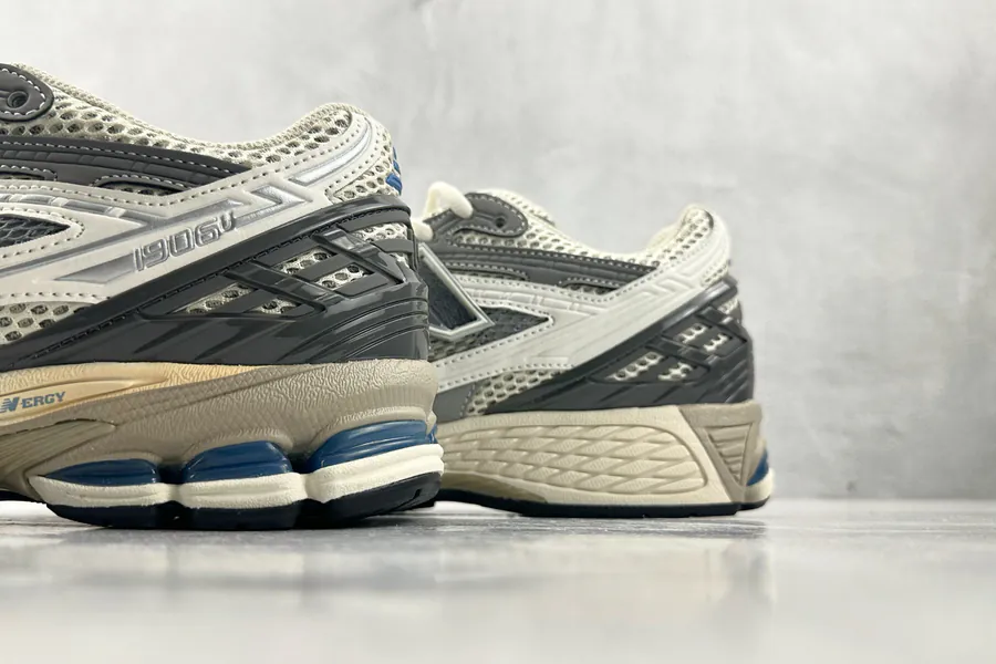 New Balance U1906NA Sneaker