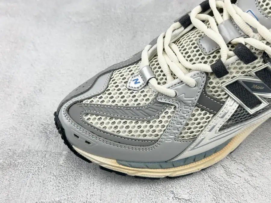 New Balance U1906NA Sneaker