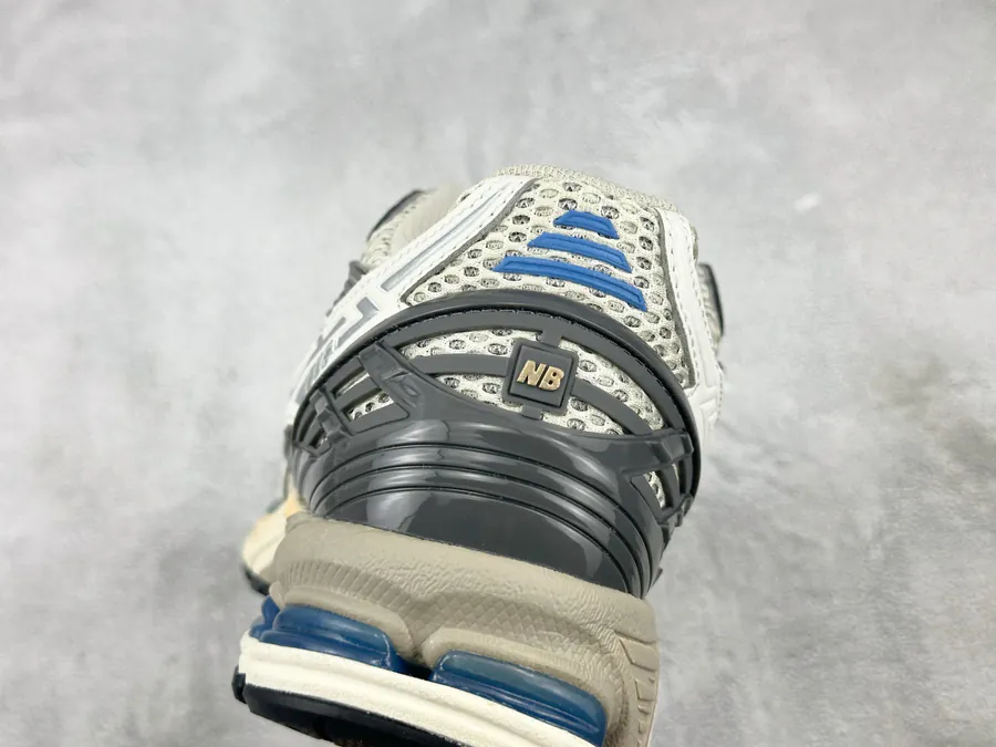 New Balance U1906NA Sneaker