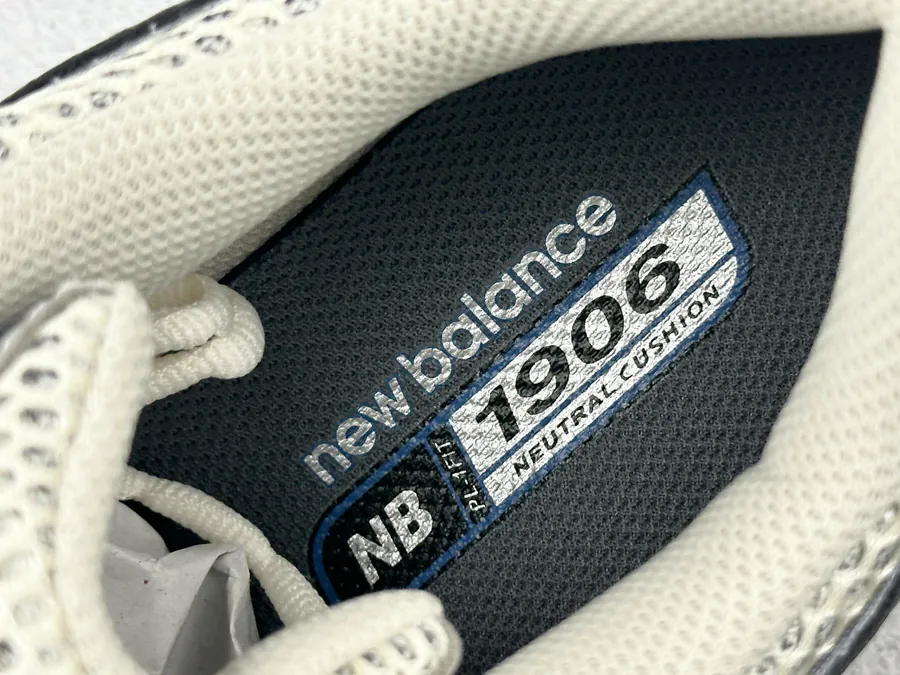 New Balance U1906NA Sneaker