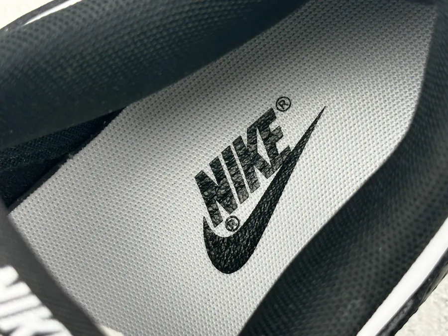 Nike Dunk LOW RETRO Panda White Black