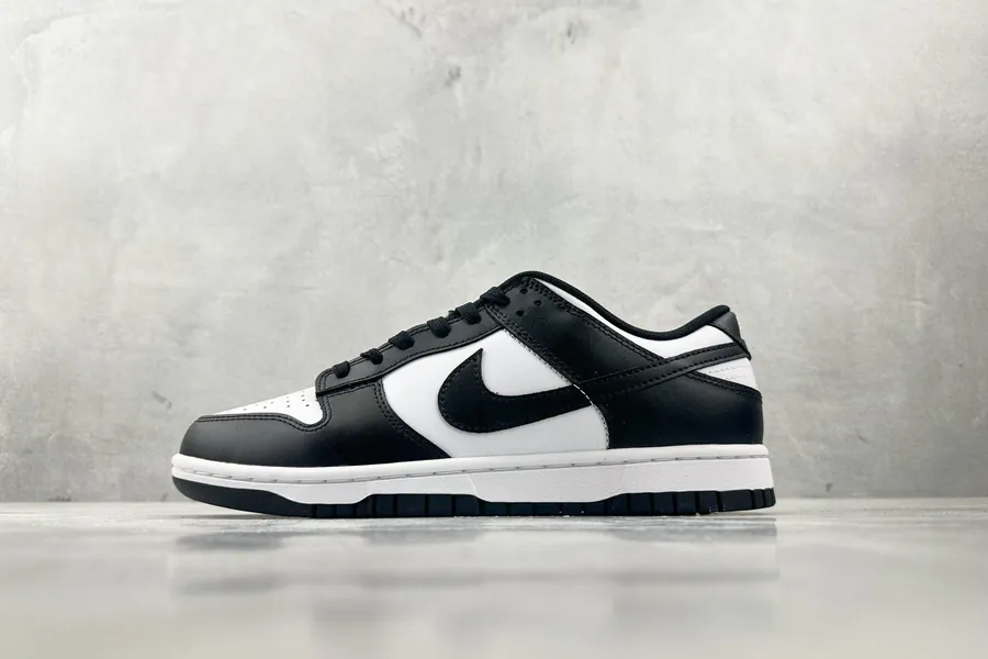 Nike Dunk LOW RETRO Panda White Black