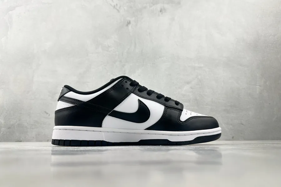 Nike Dunk LOW RETRO Panda White Black