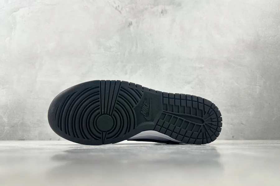 Nike Dunk LOW RETRO Panda White Black