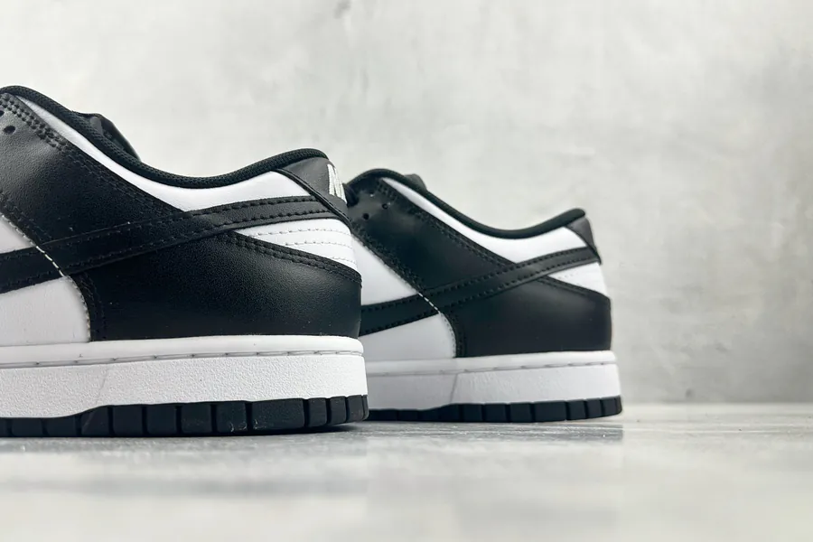 Nike Dunk LOW RETRO Panda White Black