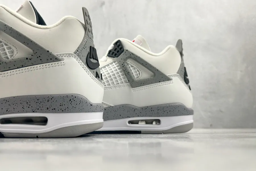 Jordan Air Jordan 4 Retro White Cement