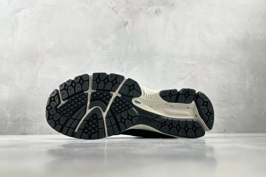 NB 2002R Navy Blue Exclusive Original