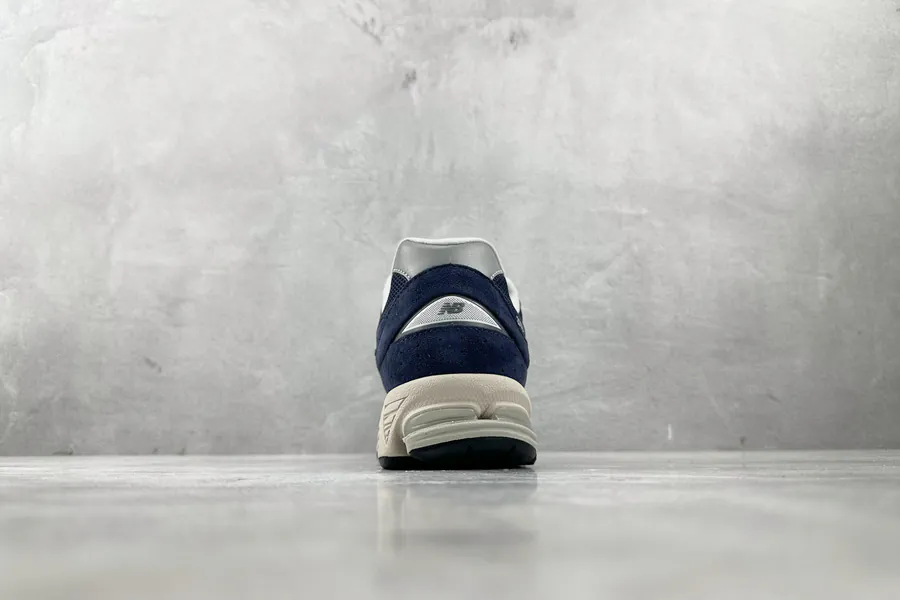 NB 2002R Navy Blue Exclusive Original