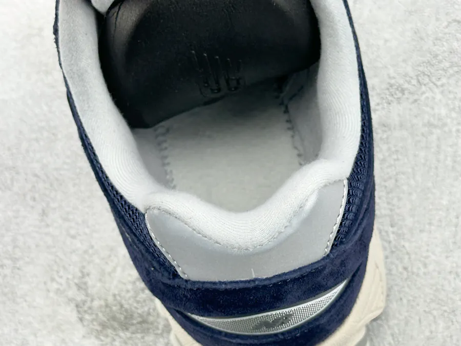 New Balance NB 2002R Navy Blue Sneaker