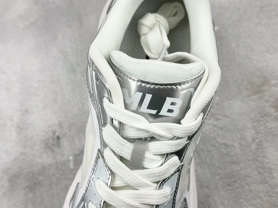 MLB Chunky Jogger in White