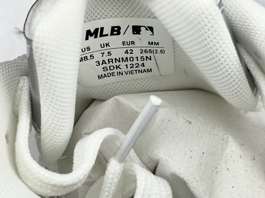 MLB Chunky Jogger in White