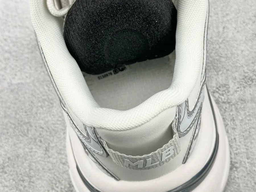 MLB Chunky Jogger in White