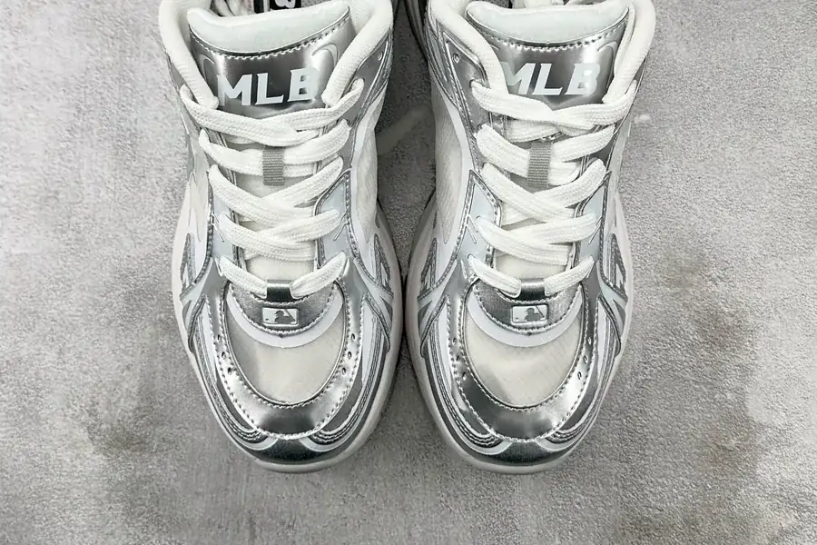 MLB Chunky Jogger in White