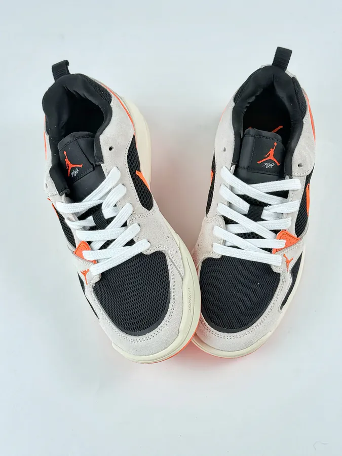 NK Air Jordan CMFT Era Retro Sneaker
