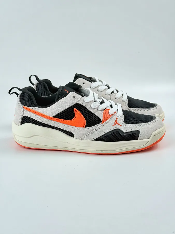 NK Air Jordan CMFT Era Retro Sneaker