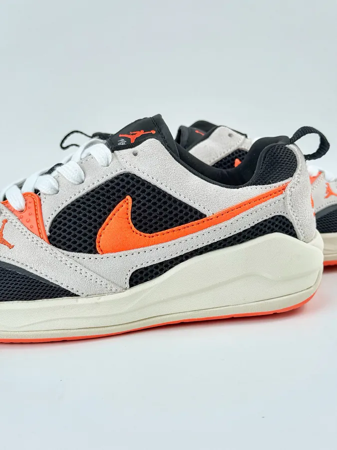 NK Air Jordan CMFT Era Retro Sneaker