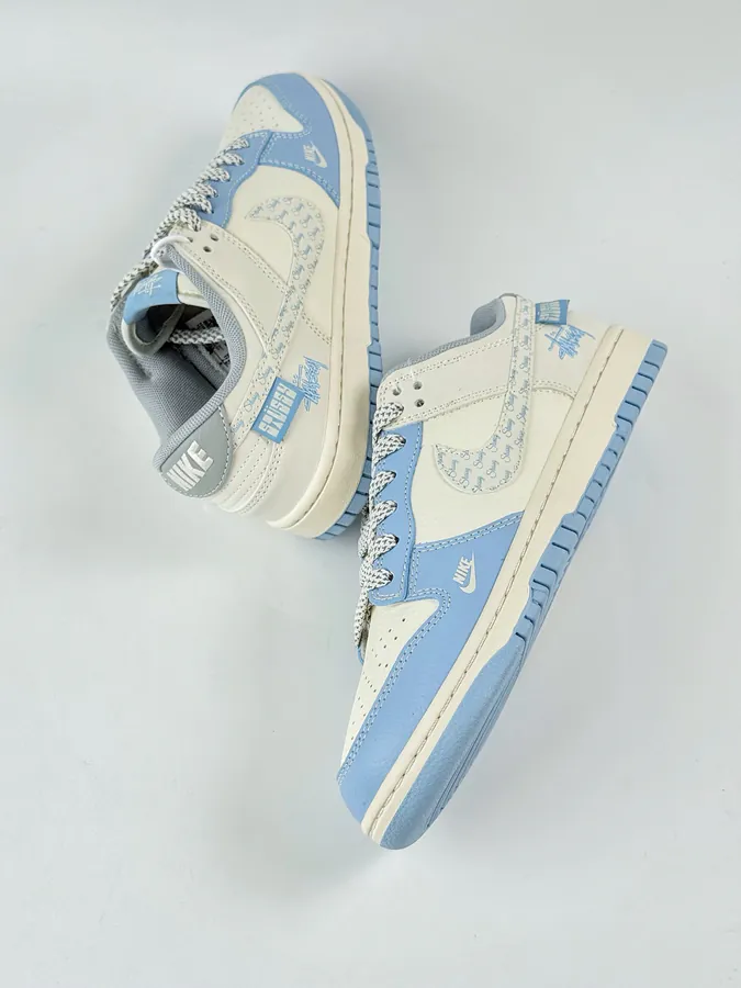 Nike SB Dunk Low x Stussy OG Blue and White Version
