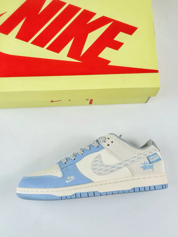 Nike SB Dunk Low x Stussy OG Blue and White Version