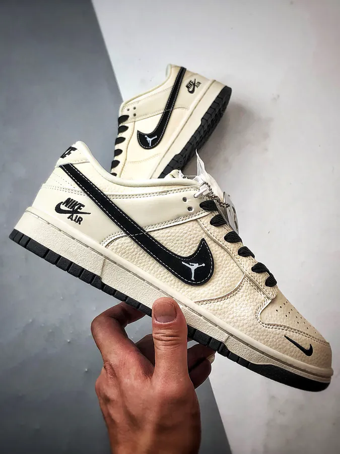 Nike Dunk Low Retro DIY High End Custom Edition