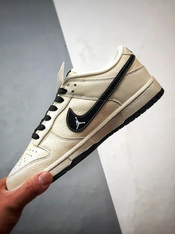 Nike Dunk Low Retro DIY High End Custom Edition