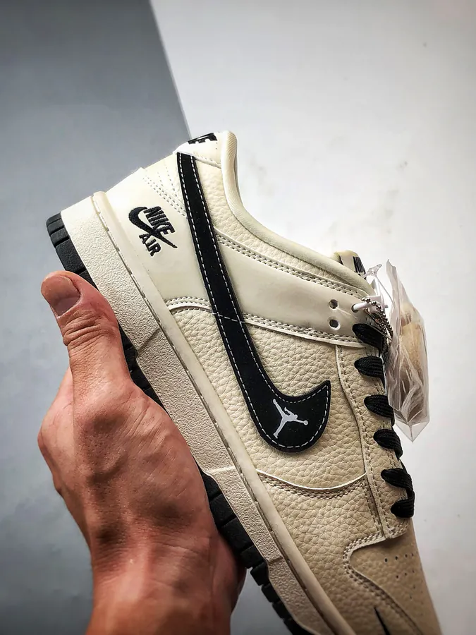 Nike Dunk Low Retro DIY High End Custom Edition