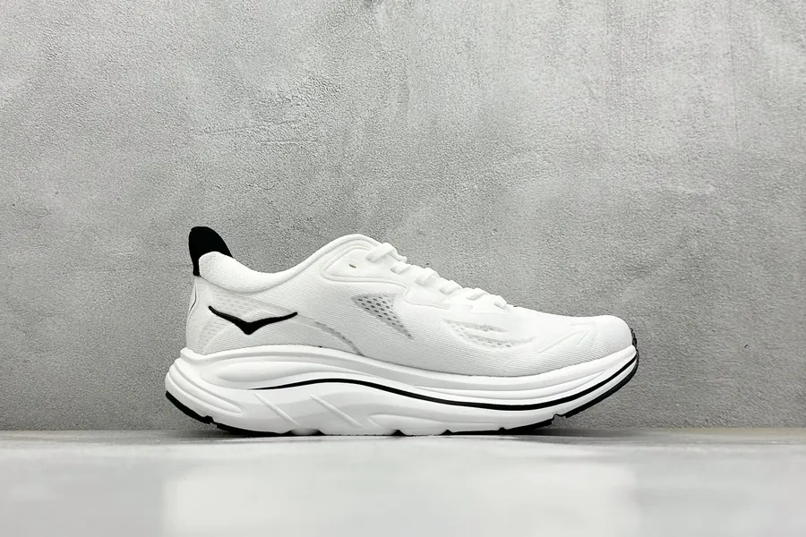 ONE ONE M IFTON 10 Low Clifton 10 Series Low Sneakers