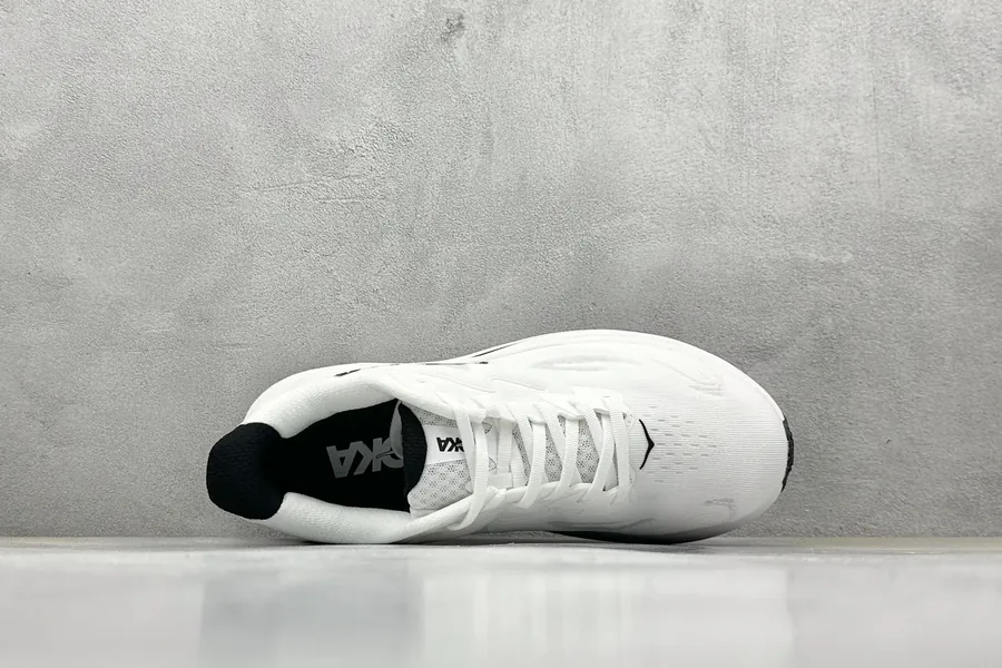ONE ONE M IFTON 10 Low Clifton 10 Series Low Sneakers