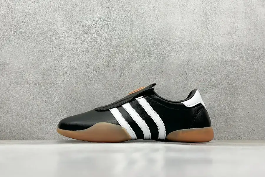 AD Taekwondo Mei W Off Sport Shoes