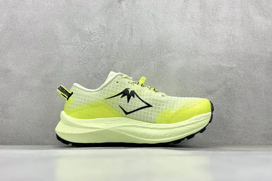 Asics Gel Trabuco Max3 Vintage Style Running Shoes