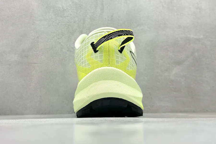 Asics Gel Trabuco Max3 Vintage Style Running Shoes