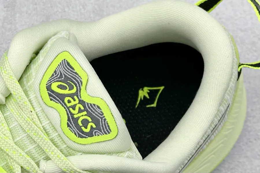 Asics Gel Trabuco Max3 Vintage Style Running Shoes