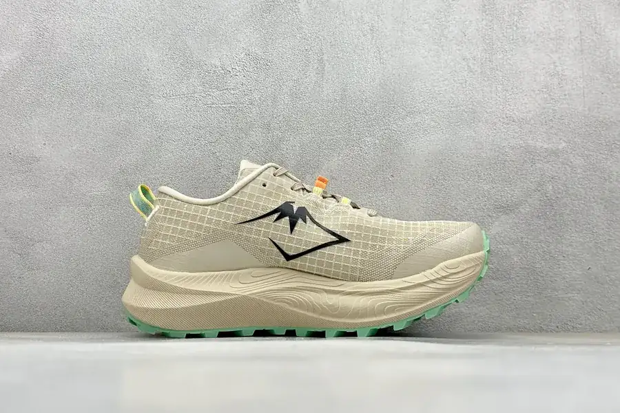 Asics Gel Trabuco Max3 Retro Style Running Shoes