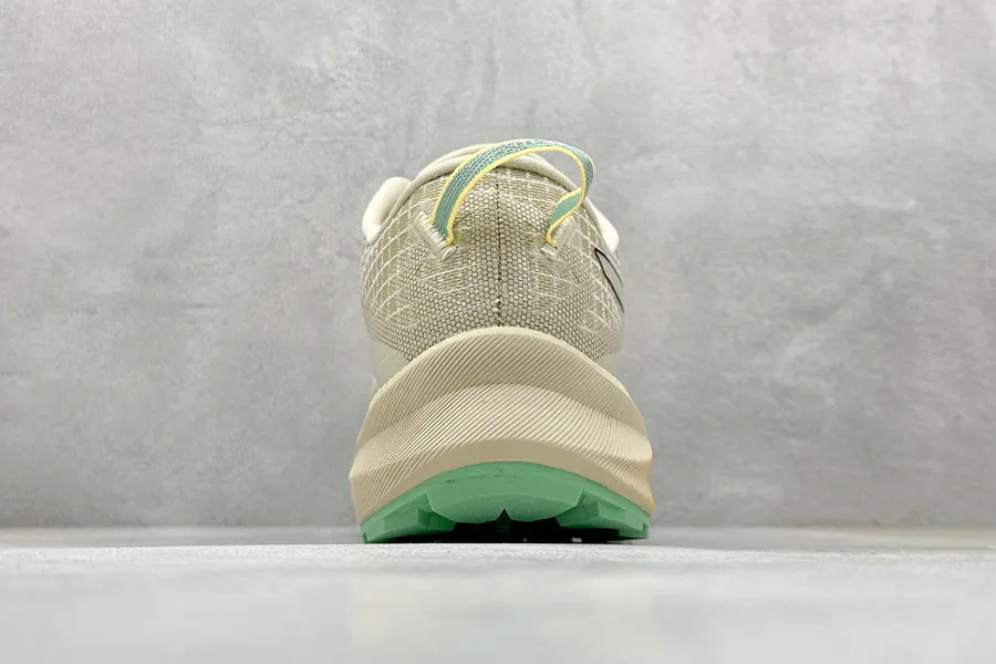 Asics Gel Trabuco Max3 Retro Style Running Shoes