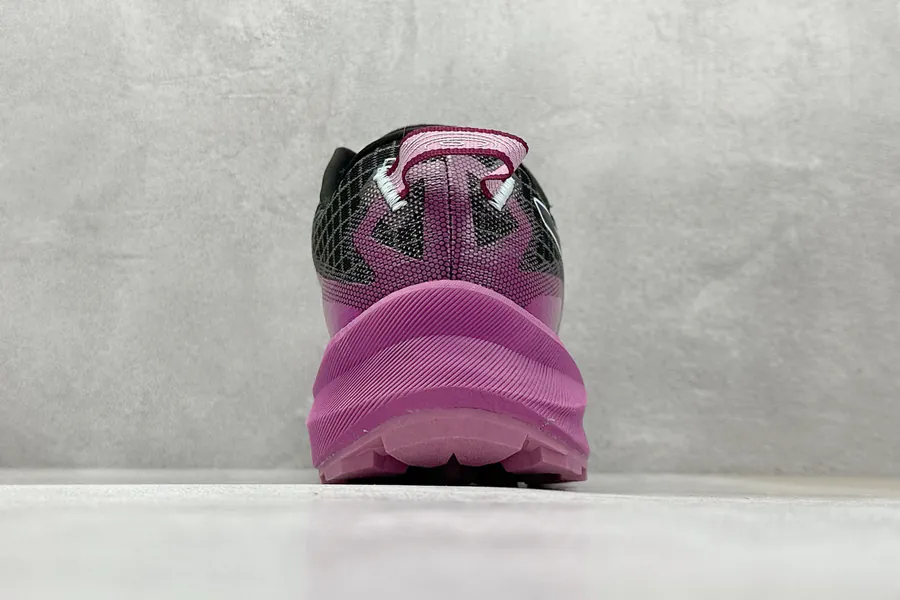 Asics Gel Trabuco Max3 Retro Running Shoes