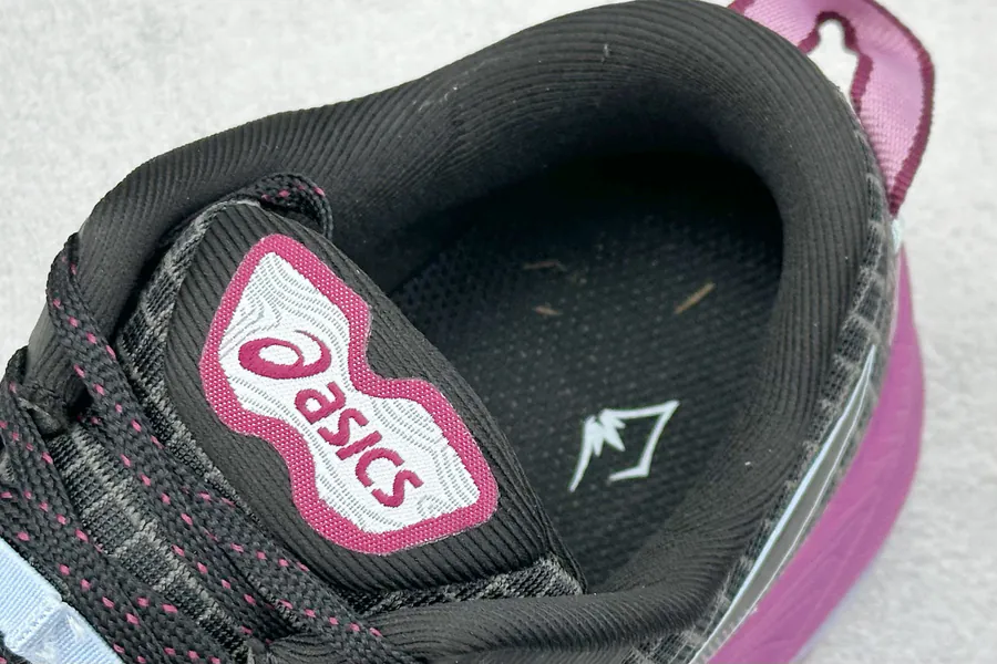 Asics Gel Trabuco Max3 Retro Running Shoes