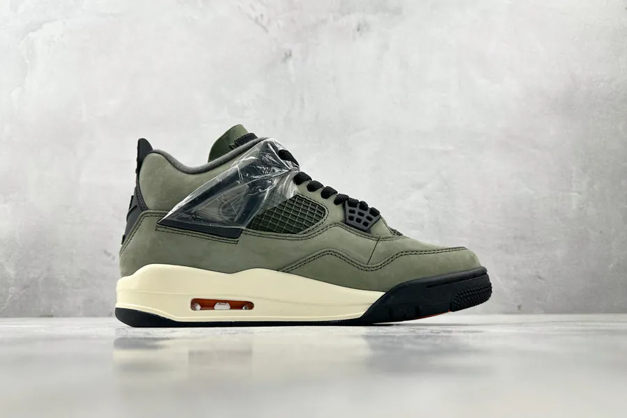 UNDEFEATED x Jordan Air Jordan 4 in Olive