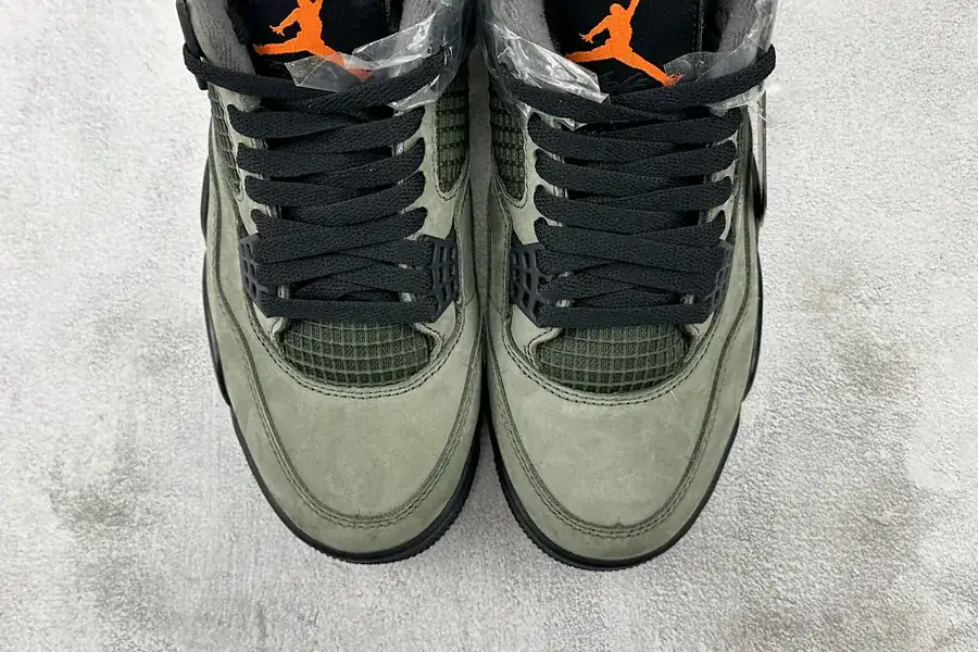 UNDEFEATED x Jordan Air Jordan 4 in Olive