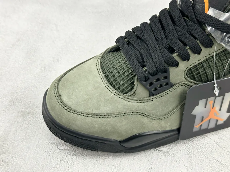 UNDEFEATED x Jordan Air Jordan 4 Olive