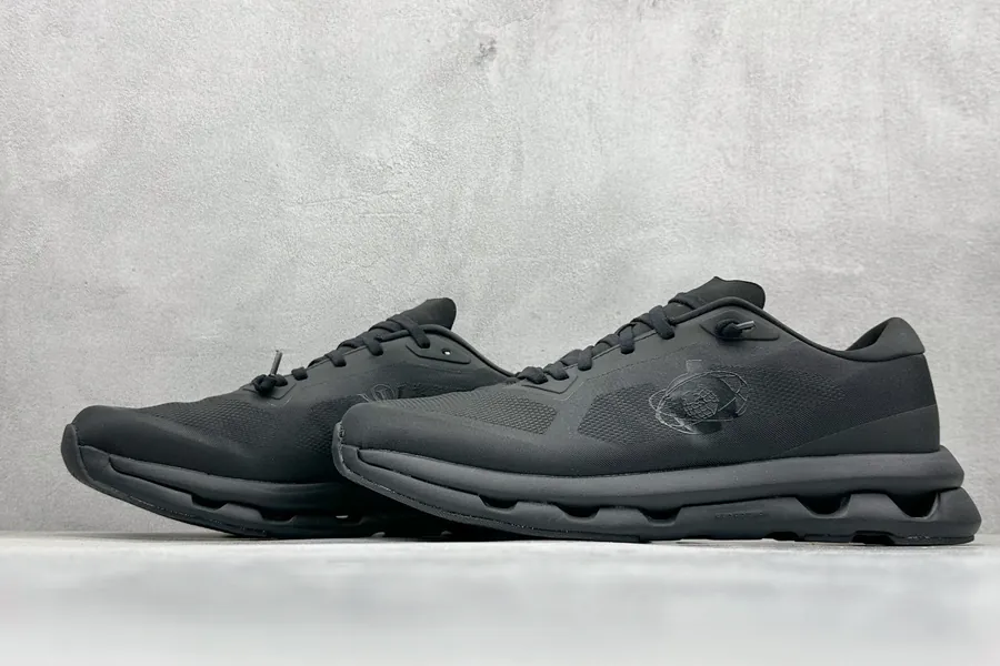 KITH x ON Cloudzone Comfortable and Versatile Low Top Running Shoes