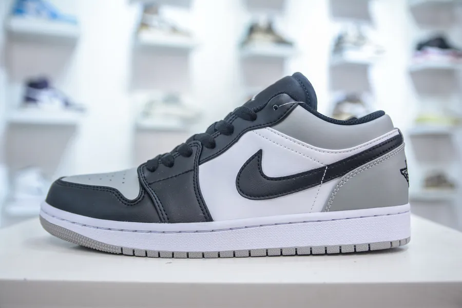 Original Air Jordan AJ1 Low in Black White Gray