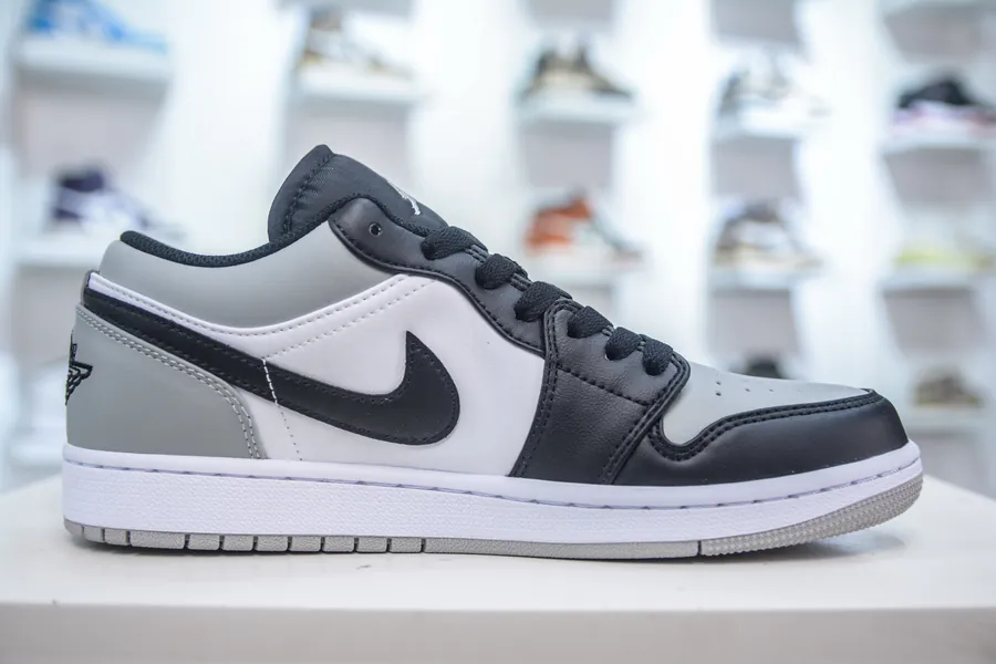 Original Air Jordan AJ1 Low in Black White Gray