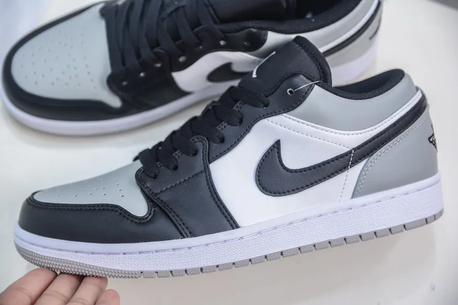 Original Air Jordan AJ1 Low in Black White Gray