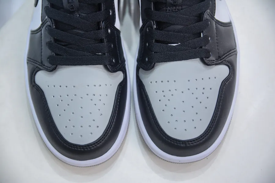 Original Air Jordan AJ1 Low in Black White Gray
