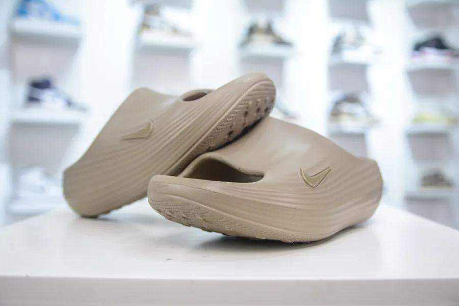 Nike ReactX REJUVEN8 Slide Simple and Comfortable Slides