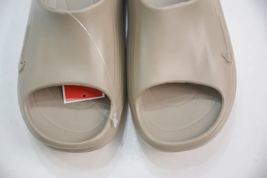 Nike ReactX REJUVEN8 Slide Simple and Comfortable Slides