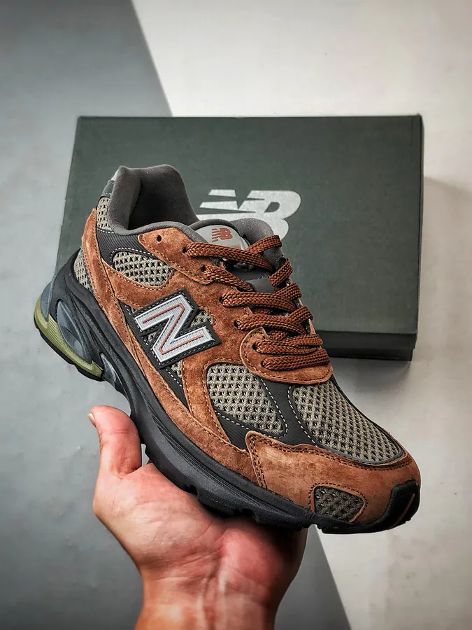 New Balance 2010 Series Sneaker in Gray Brown