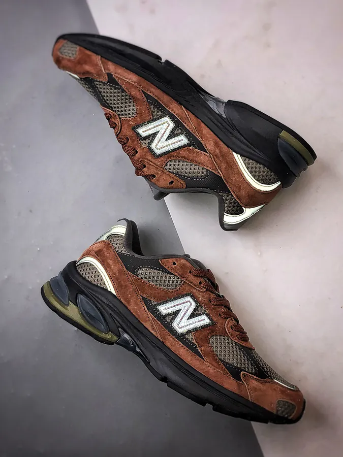 New Balance 2010 Series Sneaker in Gray Brown