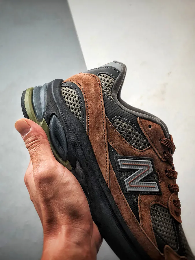 New Balance 2010 Series Sneaker in Gray Brown